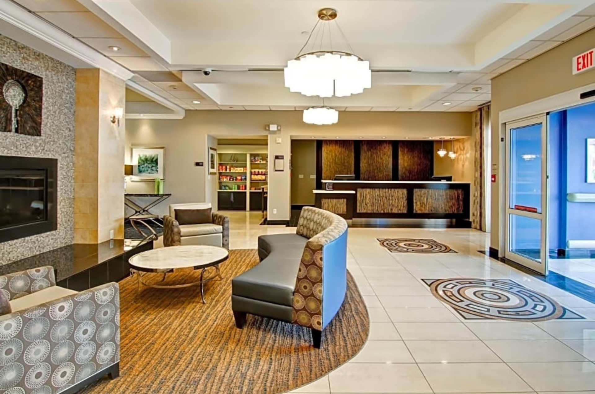 Homewood suites lobby  / Lobby des suites Homewood 