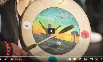 Thumbnail image of the video, depicting an Indigenous drum. La vignette de la vidéo représentant un tambour autochtone